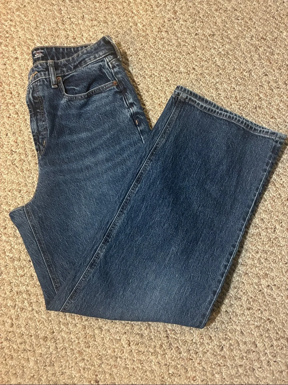 Old Navy Extra High-Rise Wide Leg Jeans - Medium Blue. Size 8 - Picture 10 of 10